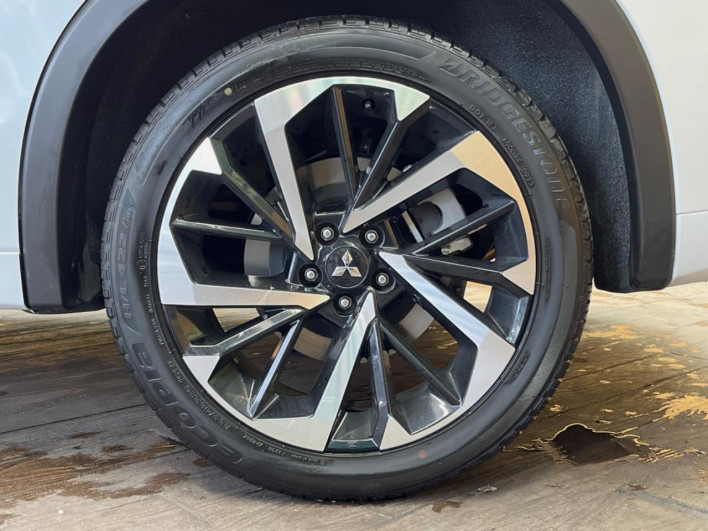 2023 Mitsubishi OUTLANDER PHEV 5LA-GN0W (UW-6a3604005e60d)[10]