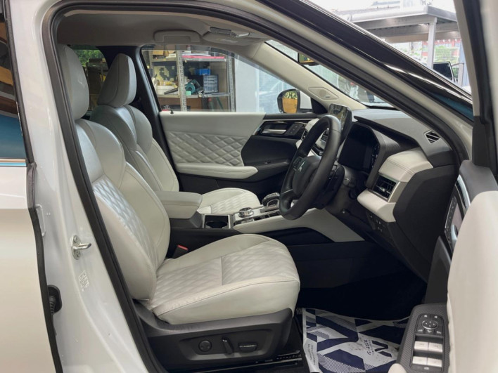 2023 Mitsubishi OUTLANDER PHEV 5LA-GN0W (UW-6a3604005e60d)[19]