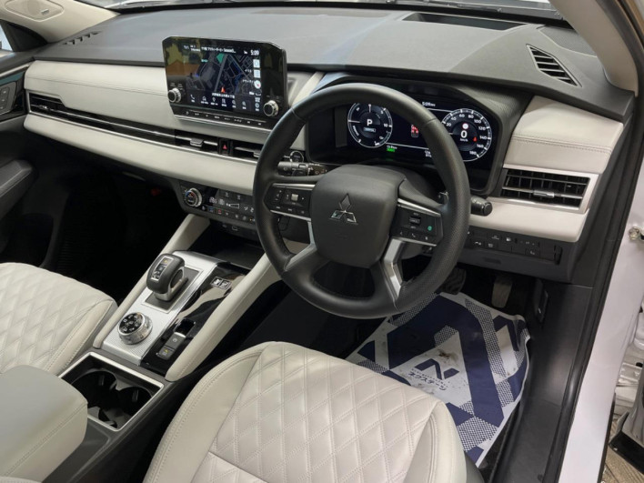 2023 Mitsubishi OUTLANDER PHEV 5LA-GN0W (UW-6a3604005e60d)[18]