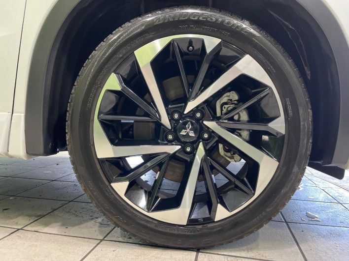 2023 Mitsubishi OUTLANDER PHEV 5LA-GN0W (UW-6a3604006eba5)[15]