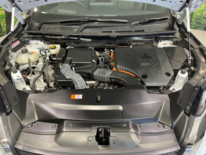 2023 Mitsubishi OUTLANDER PHEV 5LA-GN0W (UW-6a3604006eba5)[4]