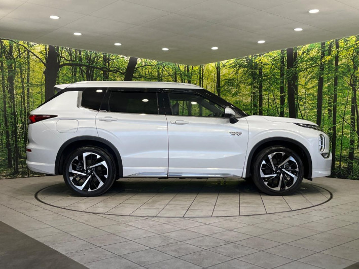 2023 Mitsubishi OUTLANDER PHEV 5LA-GN0W (UW-6a3604006eba5)[21]
