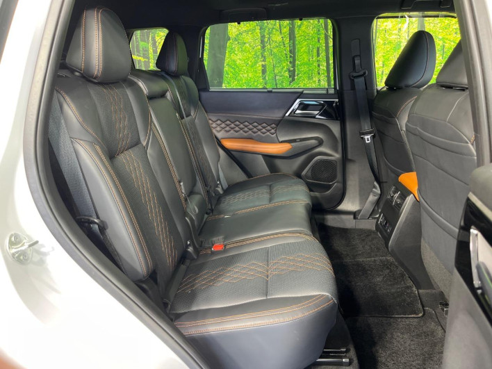 2023 Mitsubishi OUTLANDER PHEV 5LA-GN0W (UW-6a3604006eba5)[24]