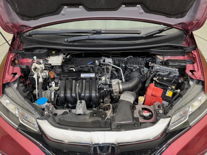 2017 Honda Fit Hybrid DAA-GP5 (UW-6a360402a1f6c)[5]