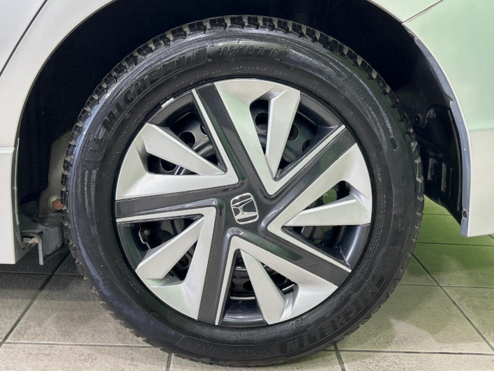 2015 Honda SHUTTLE DAA-GP7 (UW-6a360403c107e)[12]