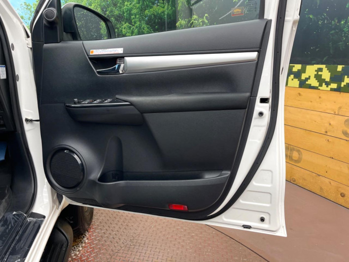 2021 Toyota Hilux 3DF-GUN125 (UW-6a36040da433a)[26]
