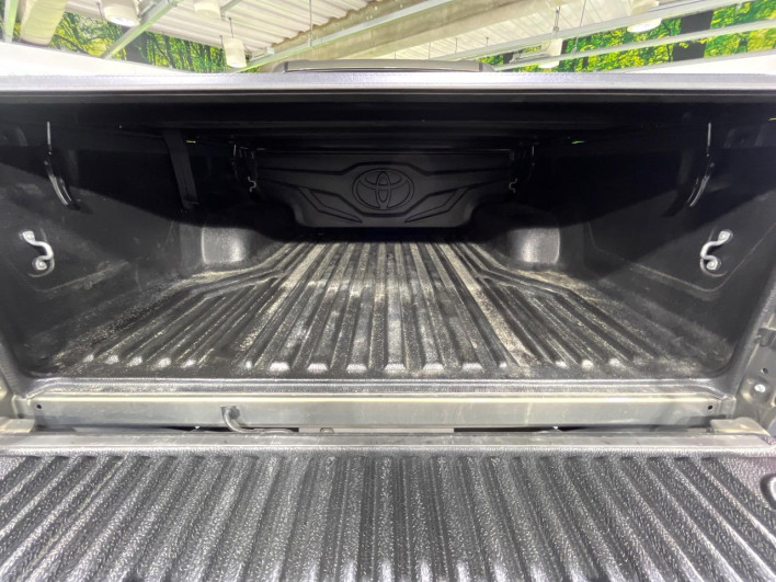 2023 Toyota Hilux 3DF-GUN125 (UW-6a36040e30f17)[13]