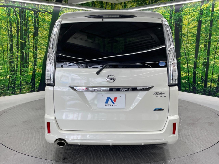 2014 Nissan Serena DAA-HC26 (UW-6a360416e468a)[17]