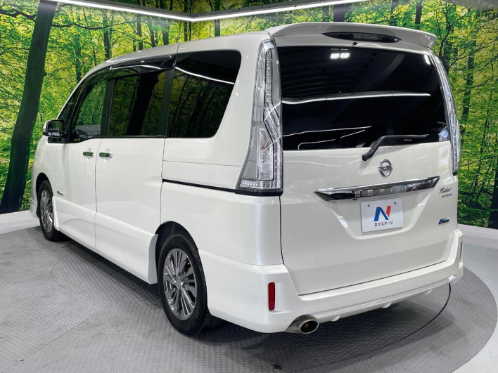2014 Nissan Serena DAA-HC26 (UW-6a360416e468a)[16]
