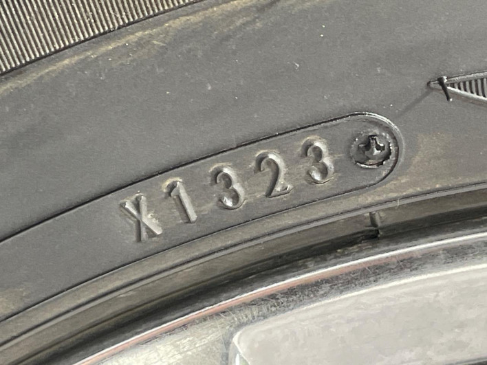 2014 Nissan Serena DAA-HC26 (UW-6a360416e468a)[9]