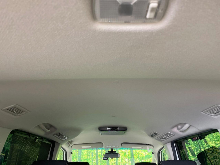 2014 Nissan Serena DAA-HC26 (UW-6a360416e468a)[24]