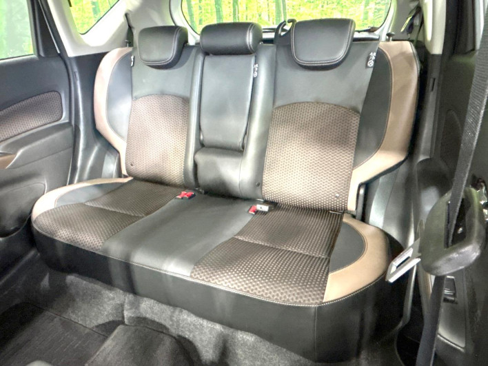 2016 Nissan Note DAA-HE12 (UW-6a360417e78f2)[21]