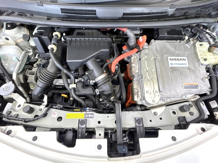 2016 Nissan Note DAA-HE12 (UW-6a360417e78f2)[6]