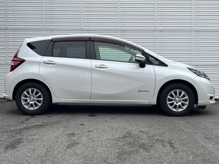 2017 Nissan Note DAA-HE12 (UW-6a3604192d037)[13]