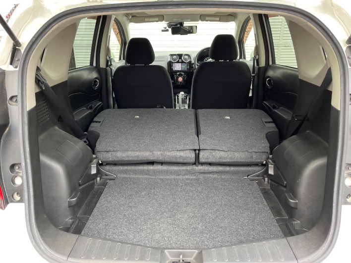 2017 Nissan Note DAA-HE12 (UW-6a3604192d037)[24]