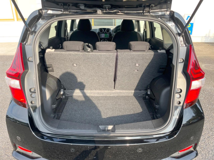 2018 Nissan Note DAA-HE12 (UW-6a36041a43cb8)[12]
