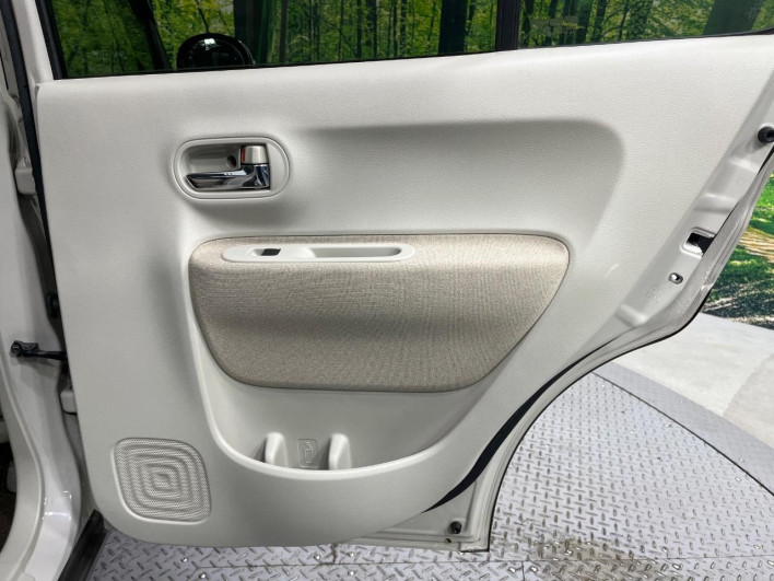 2016 Suzuki ALTO Lapin DBA-HE33S (UW-6a36041ce8c07)[18]