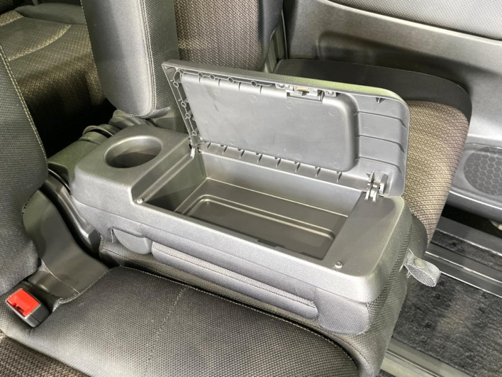 2016 Nissan Serena DAA-HFC26 (UW-6a360422eabbc)[26]