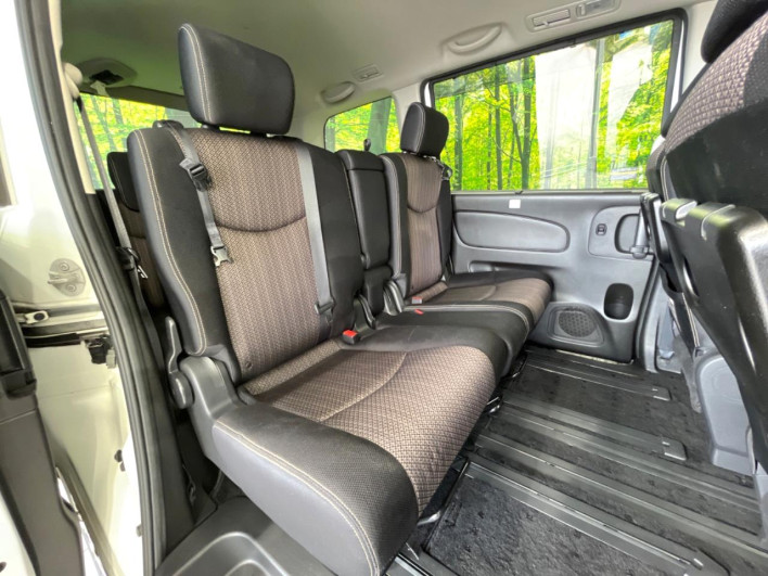 2016 Nissan Serena DAA-HFC26 (UW-6a360422eabbc)[24]