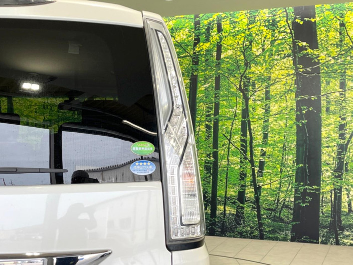 2016 Nissan Serena DAA-HFC26 (UW-6a360422eabbc)[16]