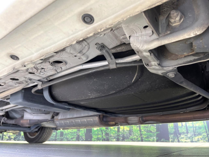 2016 Nissan Serena DAA-HFC26 (UW-6a360422eabbc)[11]