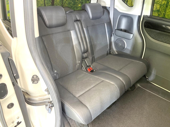 2017 Honda N-BOX CUSTOM DBA-JF1 (UW-6a3604380d854)[14]