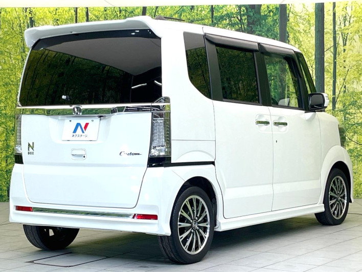 2017 Honda N-BOX CUSTOM DBA-JF1 (UW-6a3604380d854)[25]