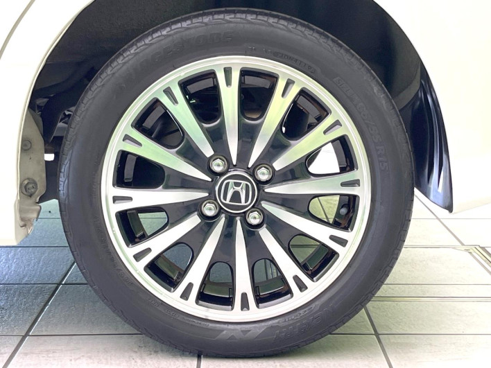 2017 Honda N-BOX CUSTOM DBA-JF1 (UW-6a3604380d854)[11]
