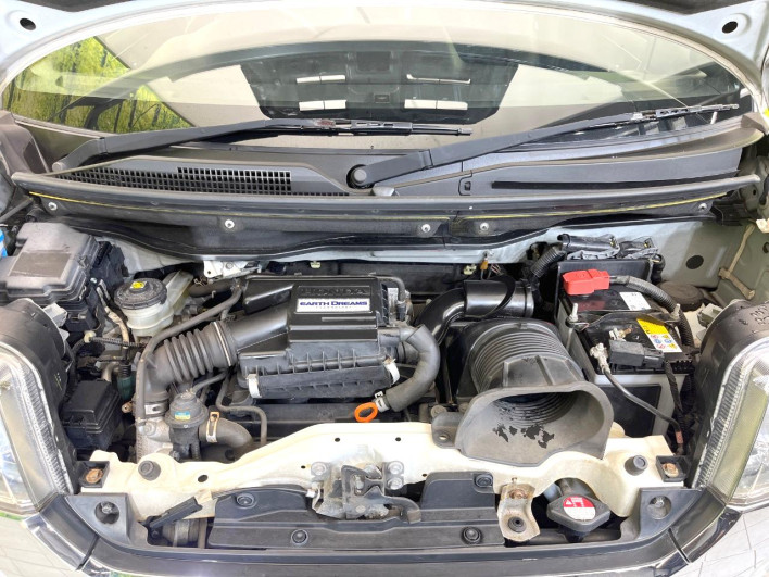 2017 Honda N-BOX CUSTOM DBA-JF1 (UW-6a3604380d854)[4]