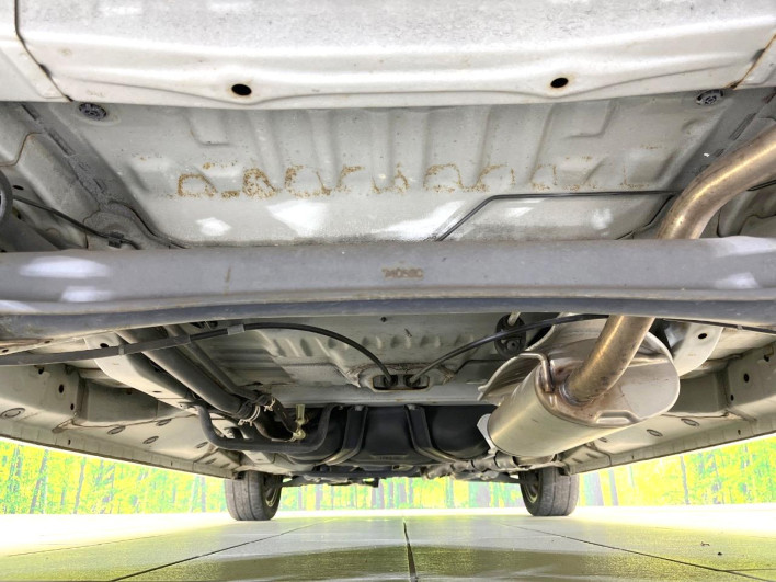 2017 Honda N-BOX CUSTOM DBA-JF1 (UW-6a3604380d854)[27]
