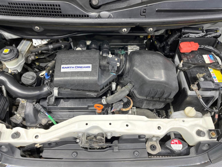2015 Honda N-BOX CUSTOM DBA-JF2 (UW-6a360438b4087)[15]