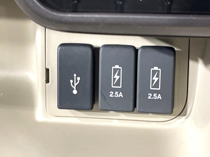 2018 Honda N-BOX DBA-JF3 (UW-6a36043c84d06)[22]