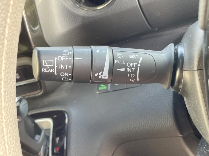 2018 Honda N-BOX CUSTOM DBA-JF3 (UW-6a36043cc747d)[26]