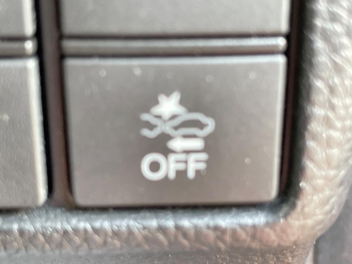 2018 Honda N-BOX CUSTOM DBA-JF3 (UW-6a36043cc747d)[21]