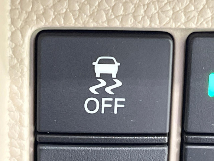 2018 Honda N-BOX DBA-JF3 (UW-6a36043d6fb43)[11]