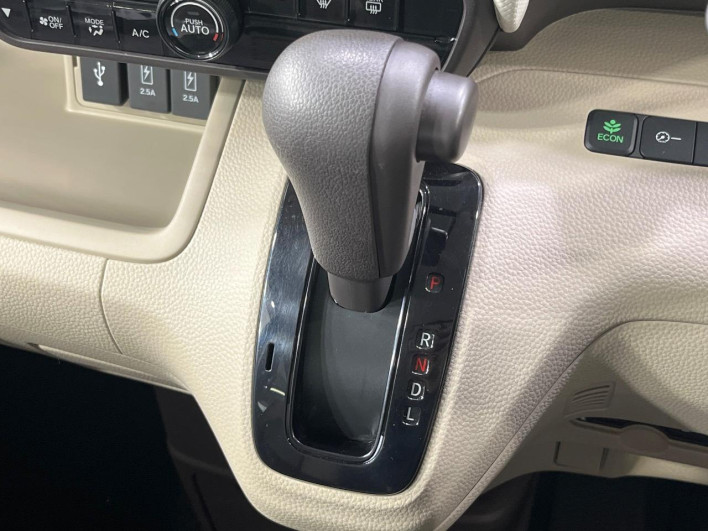 2018 Honda N-BOX DBA-JF3 (UW-6a36043d6fb43)[26]