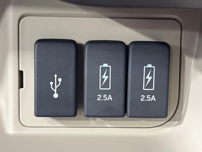 2018 Honda N-BOX DBA-JF3 (UW-6a36043d6fb43)[27]