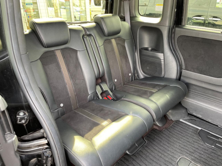 2017 Honda N-BOX CUSTOM DBA-JF3 (UW-6a3604414afab)[16]