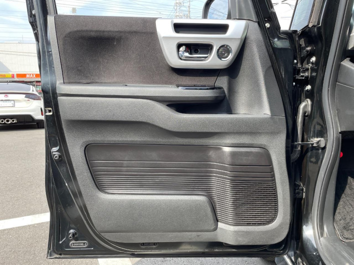 2017 Honda N-BOX CUSTOM DBA-JF3 (UW-6a3604414afab)[23]