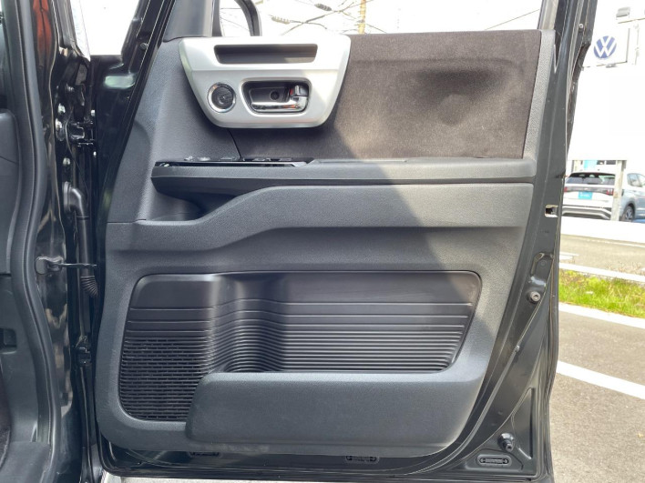 2017 Honda N-BOX CUSTOM DBA-JF3 (UW-6a3604414afab)[14]