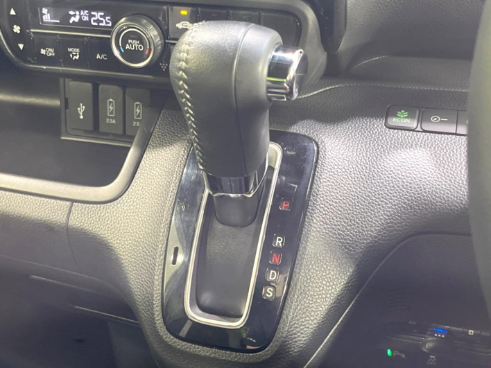 2021 Honda N-BOX CUSTOM 6BA-JF3 (UW-6a36044310488)[27]