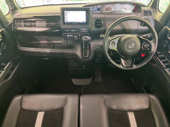 2021 Honda N-BOX CUSTOM 6BA-JF3 (UW-6a360443814bb)[24]