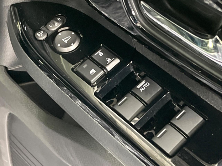 2021 Honda N-BOX CUSTOM 6BA-JF3 (UW-6a360445dc29a)[21]