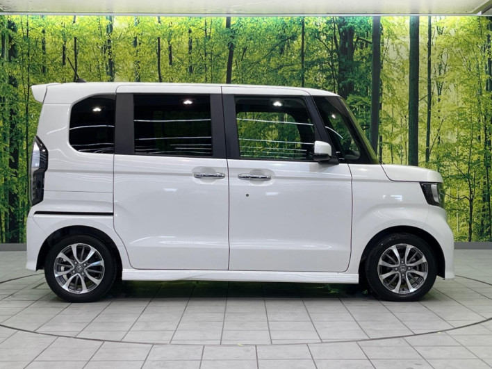 2022 Honda N-BOX CUSTOM 6BA-JF3 (UW-6a36044747b49)[28]