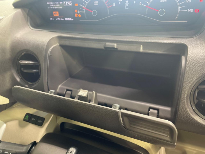 2017 Honda N-BOX DBA-JF4 (UW-6a36044adf2d2)[16]
