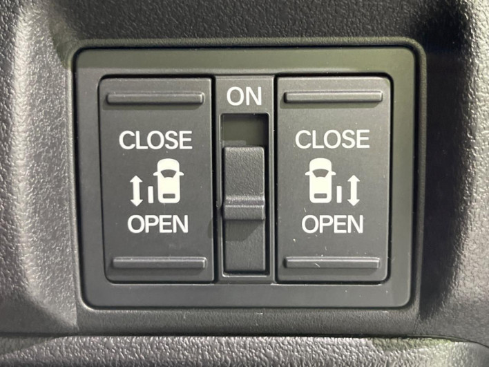 2023 Honda N-BOX CUSTOM 6BA-JF6 (UW-6a360459c48dc)[21]