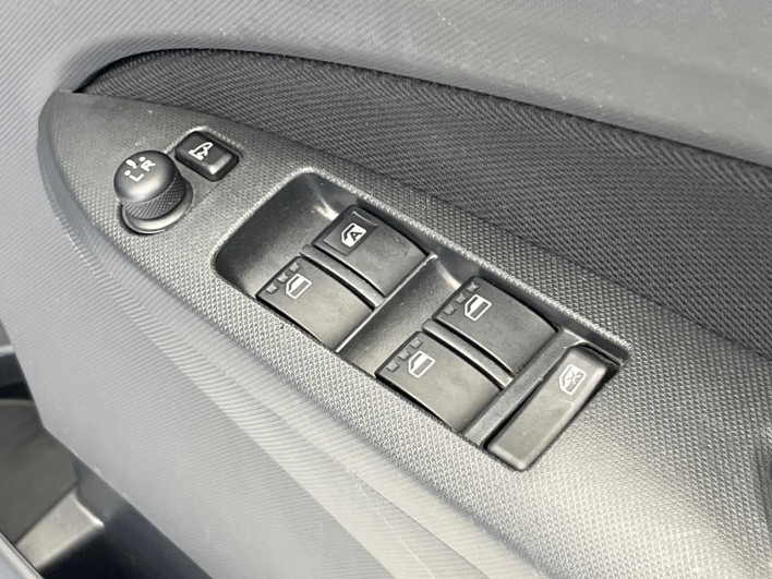2013 Daihatsu Move DBA-LA100S (UW-6a3604768eb93)[26]