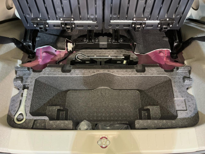 2016 Subaru Stella DBA-LA150F (UW-6a36047796af4)[28]