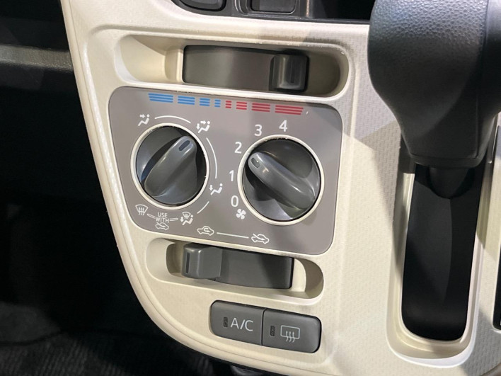 2016 Daihatsu Move DBA-LA150S (UW-6a36047876227)[26]