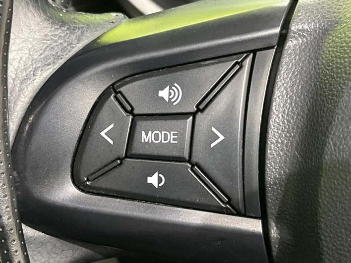 2016 Daihatsu Move DBA-LA150S (UW-6a36047876227)[23]